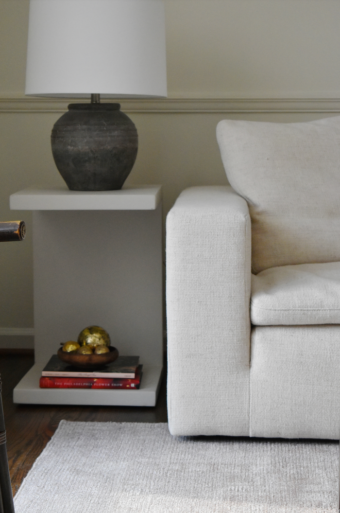 DOUGLAS TABLE LAMP