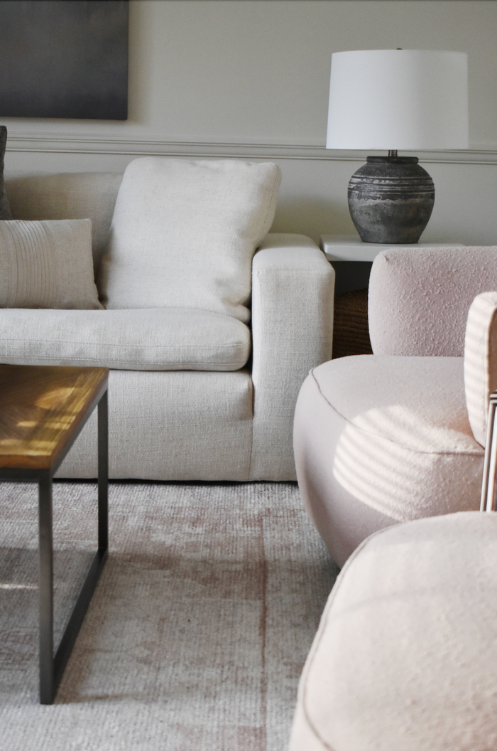 DOUGLAS TABLE LAMP