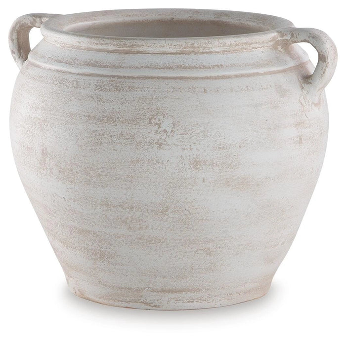 Distressed White / 11" W x 9.63" D x 9.25" H