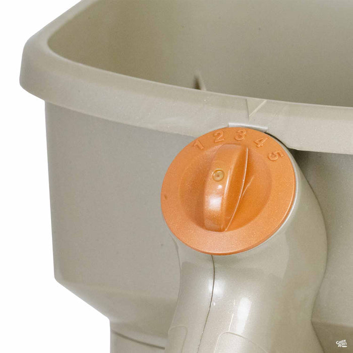 Scotts Whirl Hand-Powered Spreader Detail