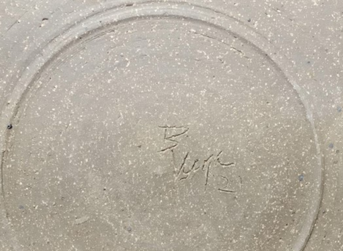Vintage Vega Pottery Plate 10"